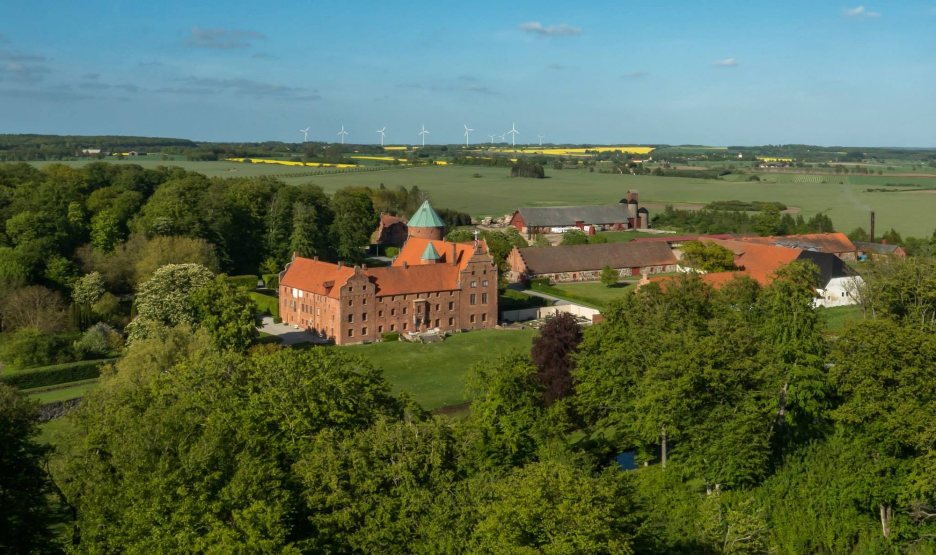 skarhults-slott-visit-mittsk-ne