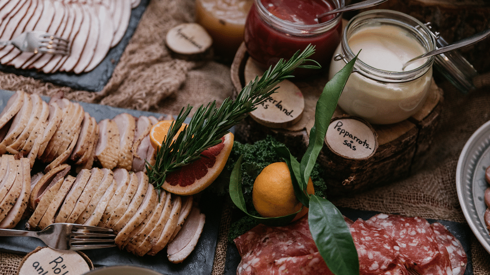 Julbord och show på Elisefarm